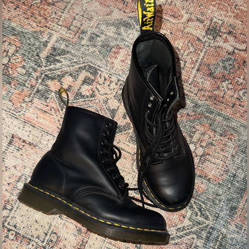 Women’s Dr Martin Lace up boot